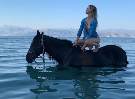 Freya Allan nice pornstar picture