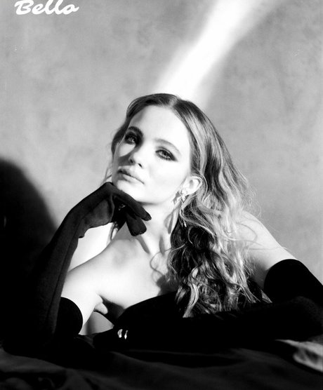 Freya Allan sexy model picture