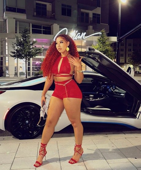 Kiah Dream pretty pornstar images