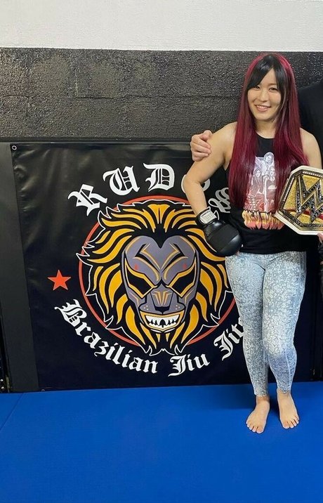 Iyo Sky adult model photos