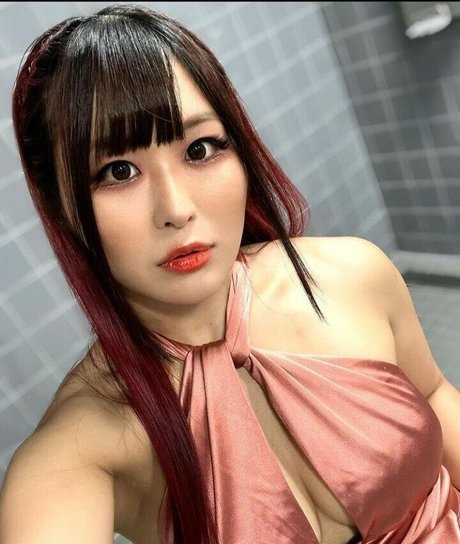 Iyo Sky sexy actress image