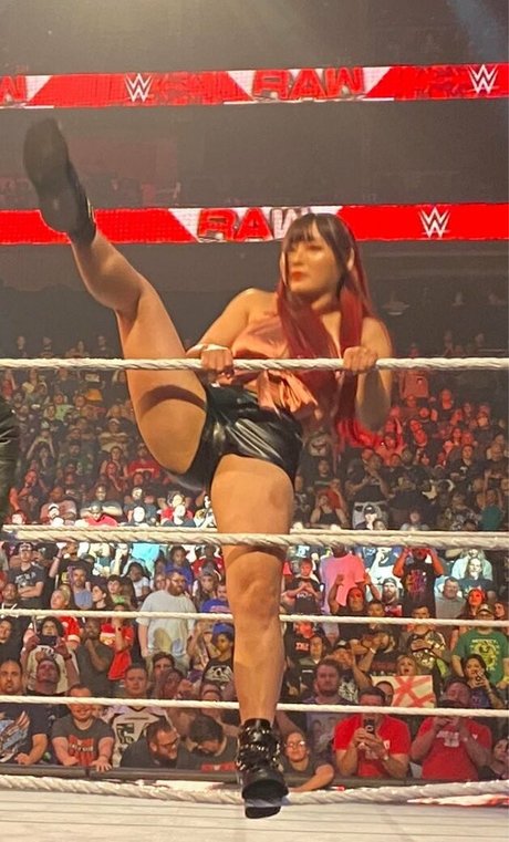 Iyo Sky model erotic images