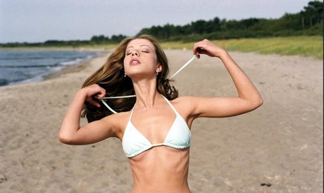 Michelle Trachtenberg perfect model pics