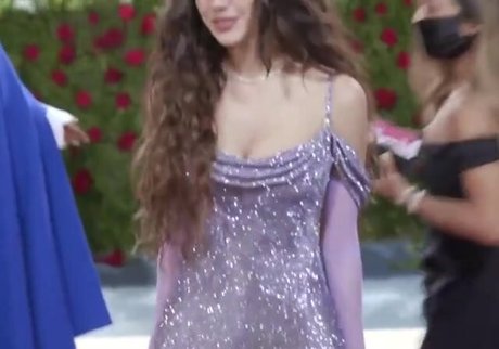 Olivia Rodrigo naked pornstar galleries