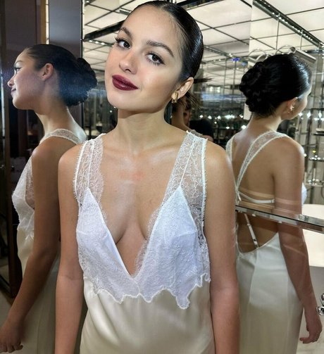 Olivia Rodrigo pretty pornstar pic