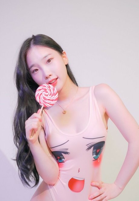 Pureding top actress pics