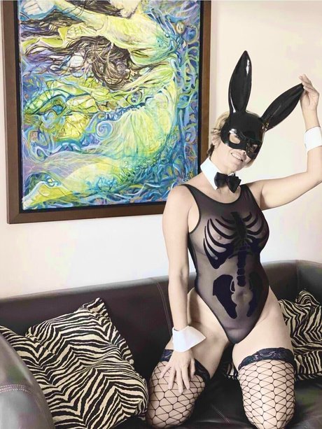 Monicest hd model photo