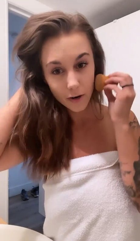 Maddison Noel beautiful model photo