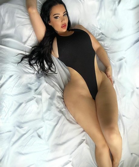 Elizabeth Georgina xxx actress img