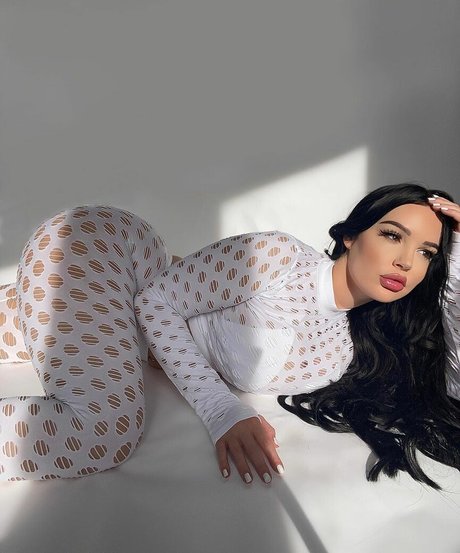 Elizabeth Georgina top star pics