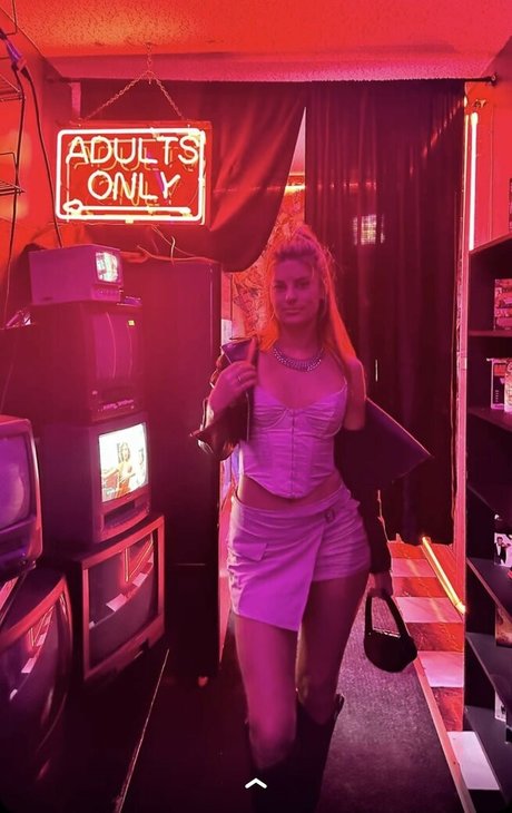 Hannah Stocking star pretty photos