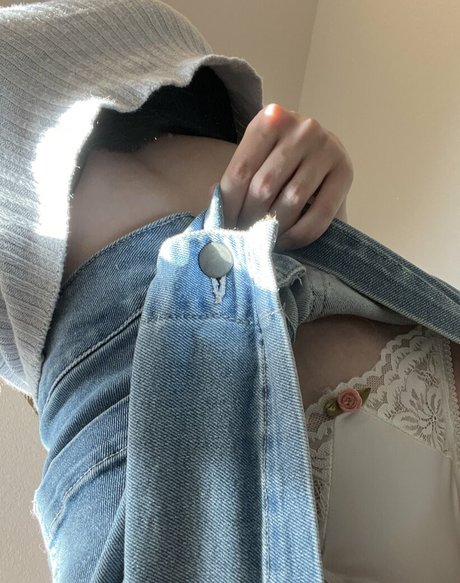 Emmia high quality pornstar image