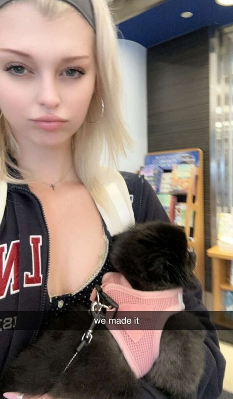 Loren Gray hot model images