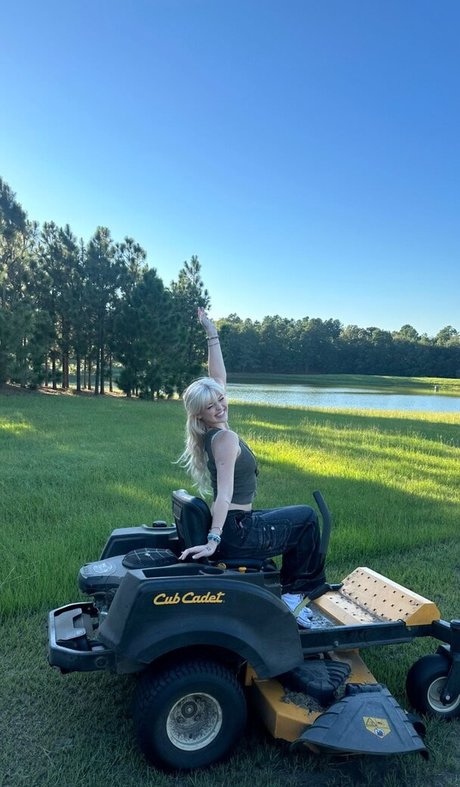 Loren Gray nude pornstar picture