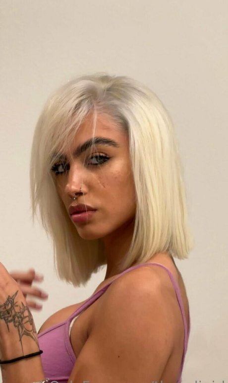 old young lesbian onlyfans erotic gallery