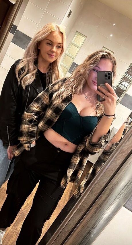 Caitlin Beevers model hot pictures