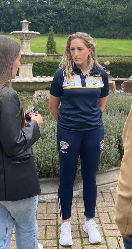 Caitlin Beevers pornstar img