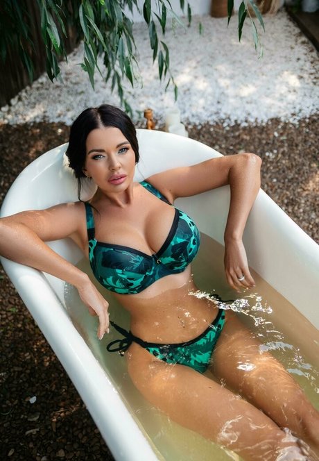 sharizelka xxx model pictures