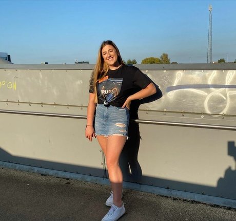 The Blue Dress Girl nice pornstar pics