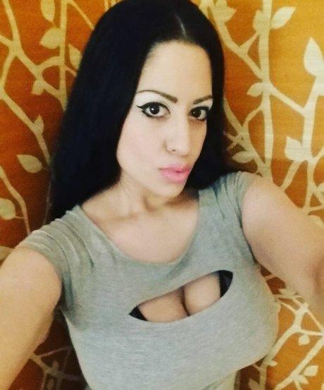 Jennifer Cortez exclusive star photo