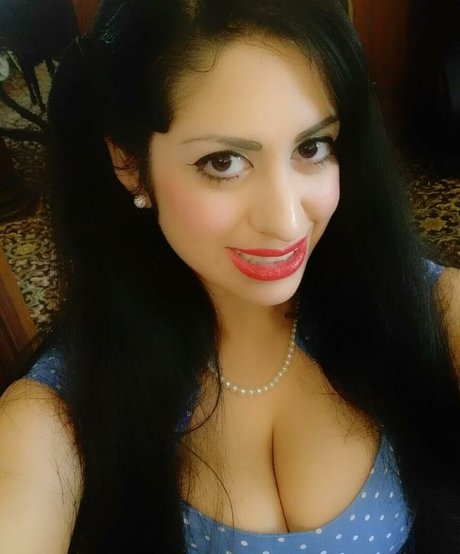 Jennifer Cortez hd actress pics