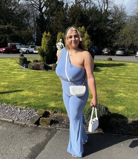 chelsea leigh model hot picture