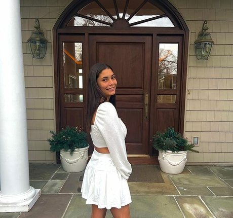 Nicole Fatone naked model gallery