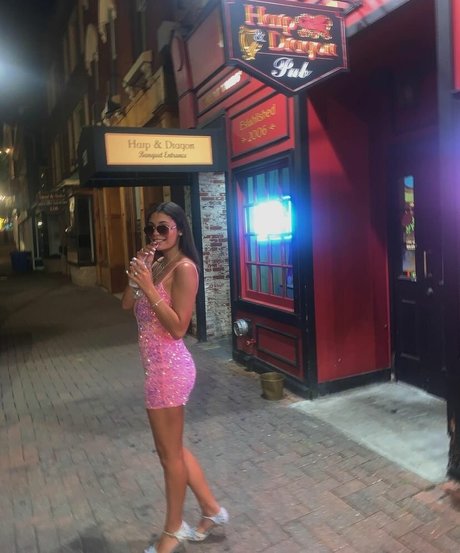 Nicole Fatone naked actress pic