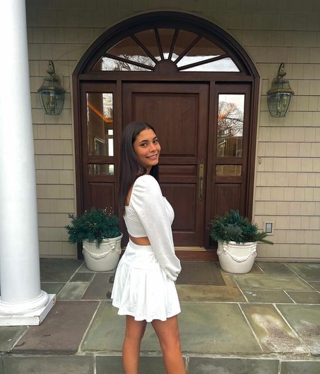 Nicole Fatone hot star images