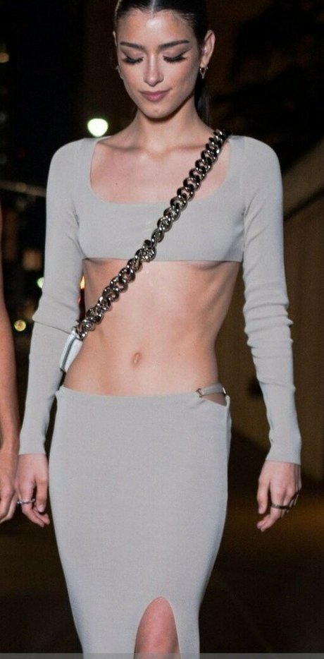 Dixie D Amelio hot actress pic