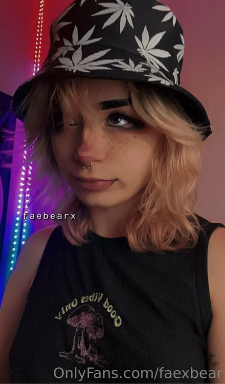 faexbear perfect star photo