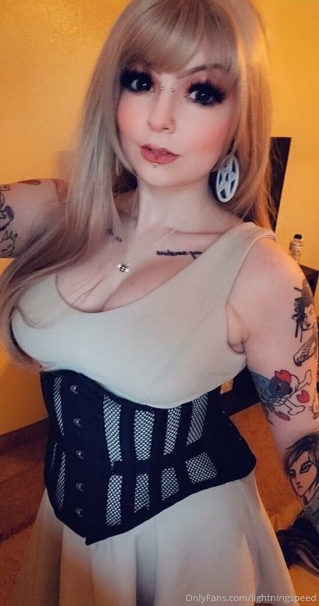 lightningspeed nice model photos