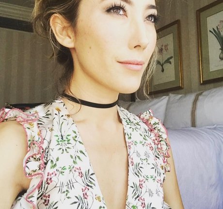 Dichen Lachman nice actress pic
