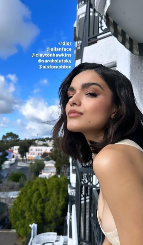 Rachel Zegler model sex picture