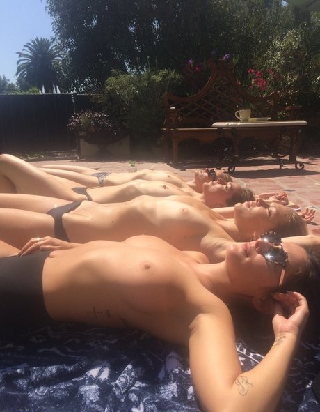 Addison Timlin sex model photo