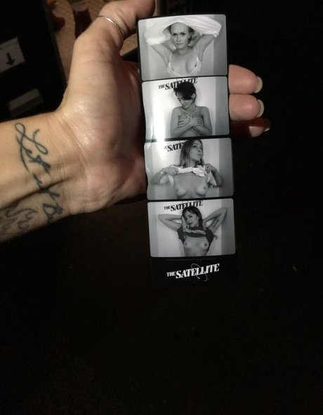 Addison Timlin exclusive star photo