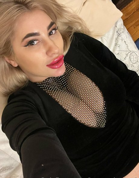 heavenkarina1 hot pornstar pic