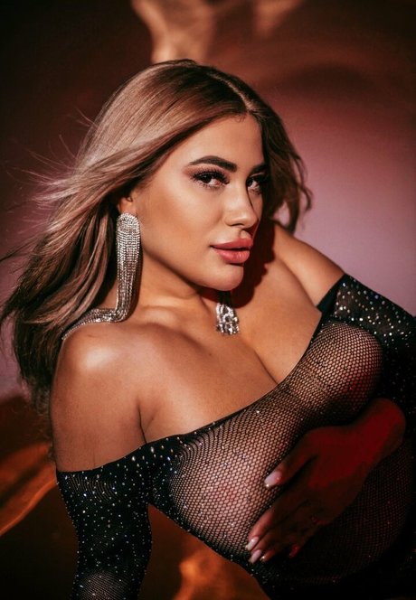 heavenkarina1 pornstar erotic pictures