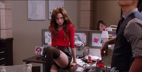 Karen Gillan naked star pic