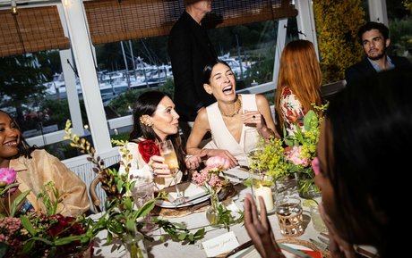 Karen Gillan pretty actress pictures