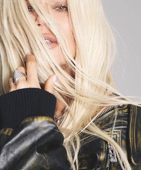 Khloe Kardashian high quality pornstar photo