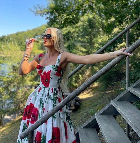 Khloe Kardashian hot actress archive