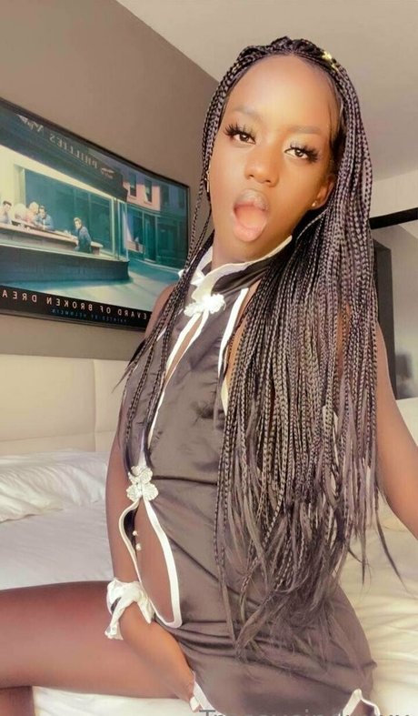 tastytracey18 hot actress image