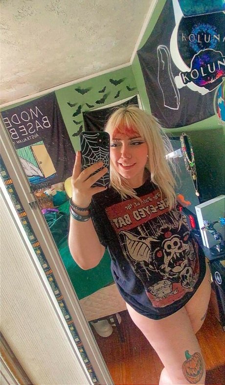 lvngdedgrl xxx star img