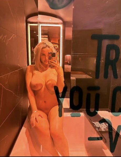 Vee Campbell nice pornstar img