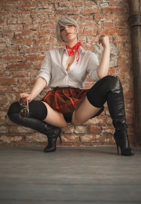 Oniksiya Sofinikum pornographic model pictures