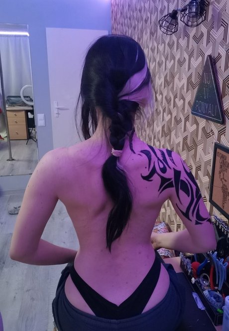 Oniksiya Sofinikum top model image