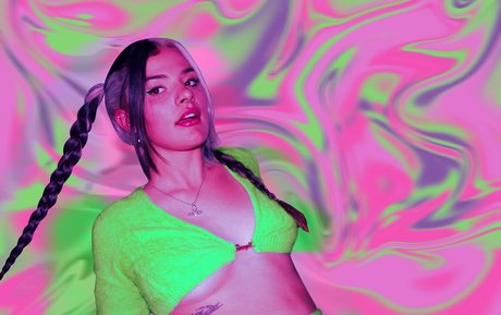 issameg hot model pictures