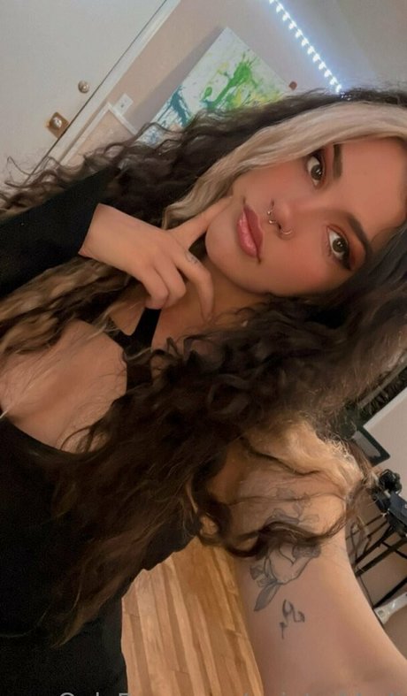 issameg model hd picture