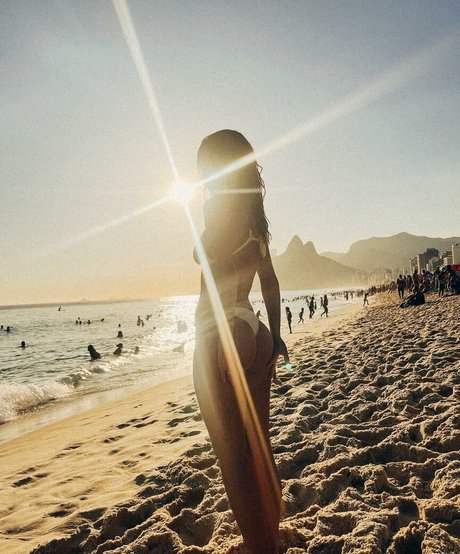 Yara Lore model pretty archive